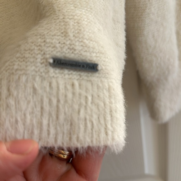 Abercrombie and Fitch Soft AF Sweater in Cream - Picture 3 of 5